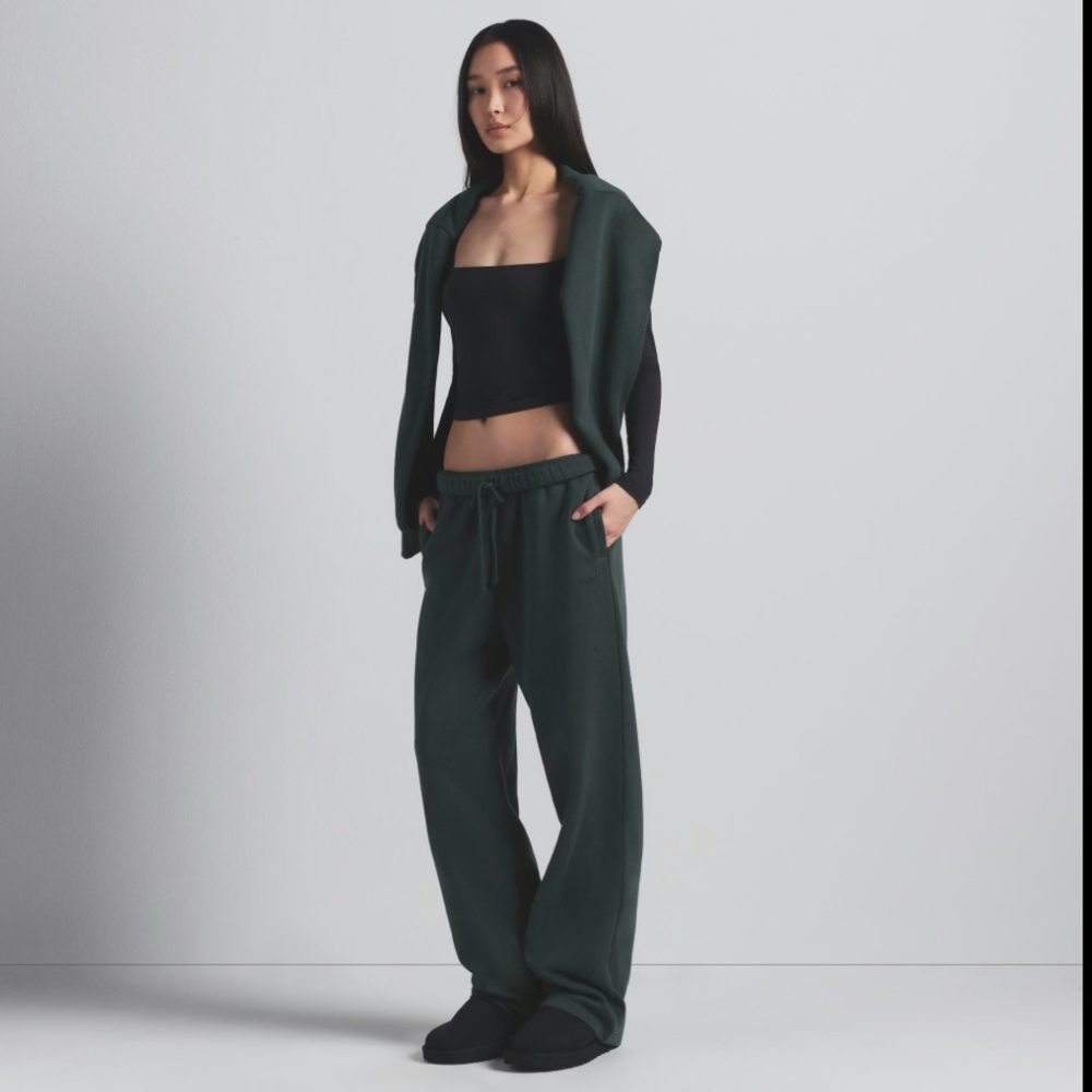 NWT SKIMS Cotton Fleece Classic Straight Leg sweatpants in Spruce Green Small